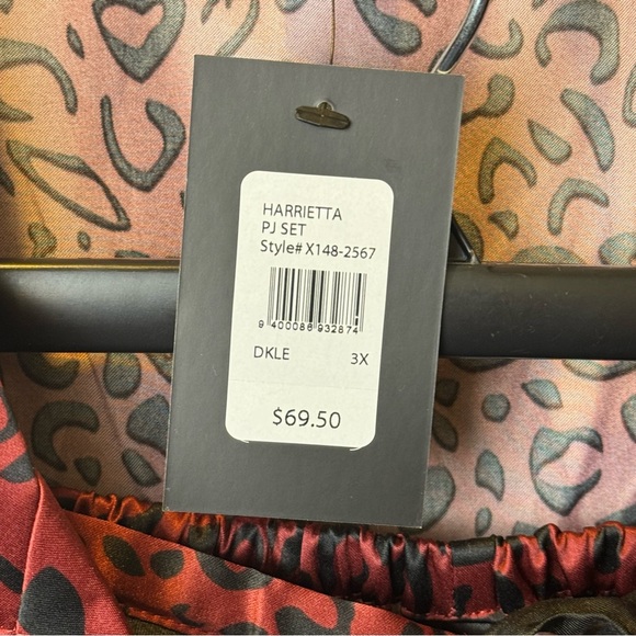Frederick’s Of Hollywood Harrietta PJ Pajama Set Leopard Print 2 Piece Satin Set - Picture 3 of 6